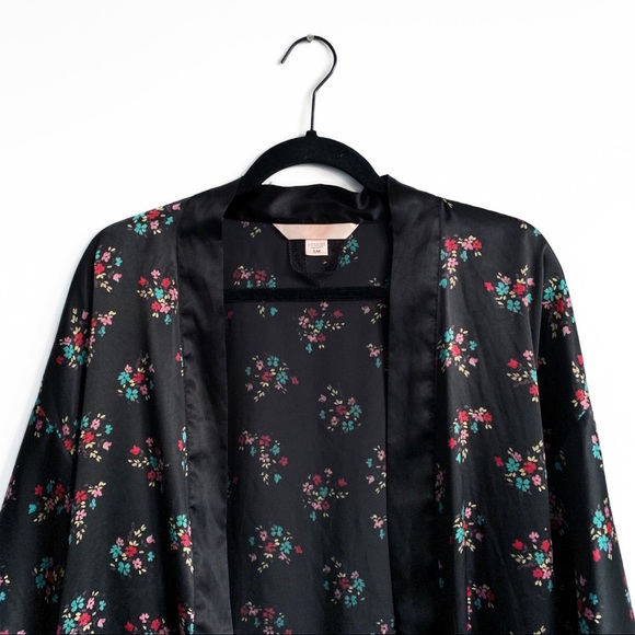 Victoria’s Secret Satin Kimono Floral Robe - Picture 8 of 8